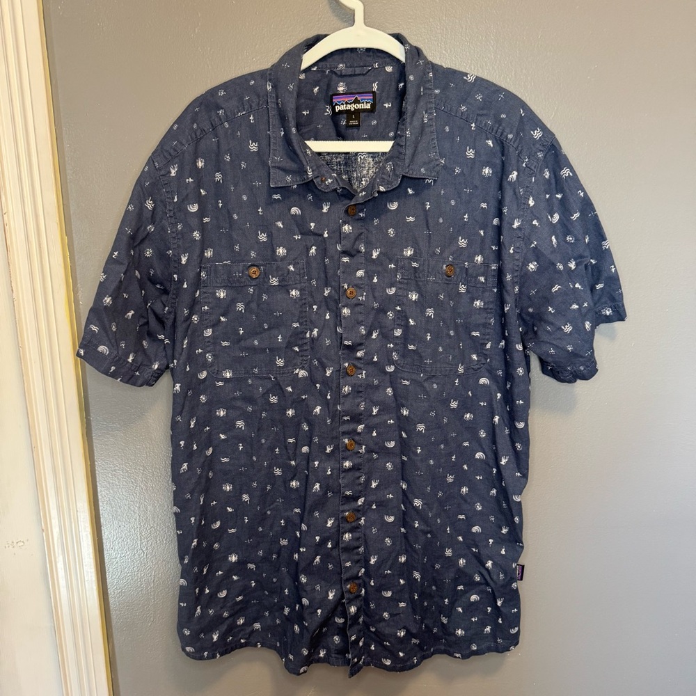 Patagonia Men's Blue Patterned Casual Shirt